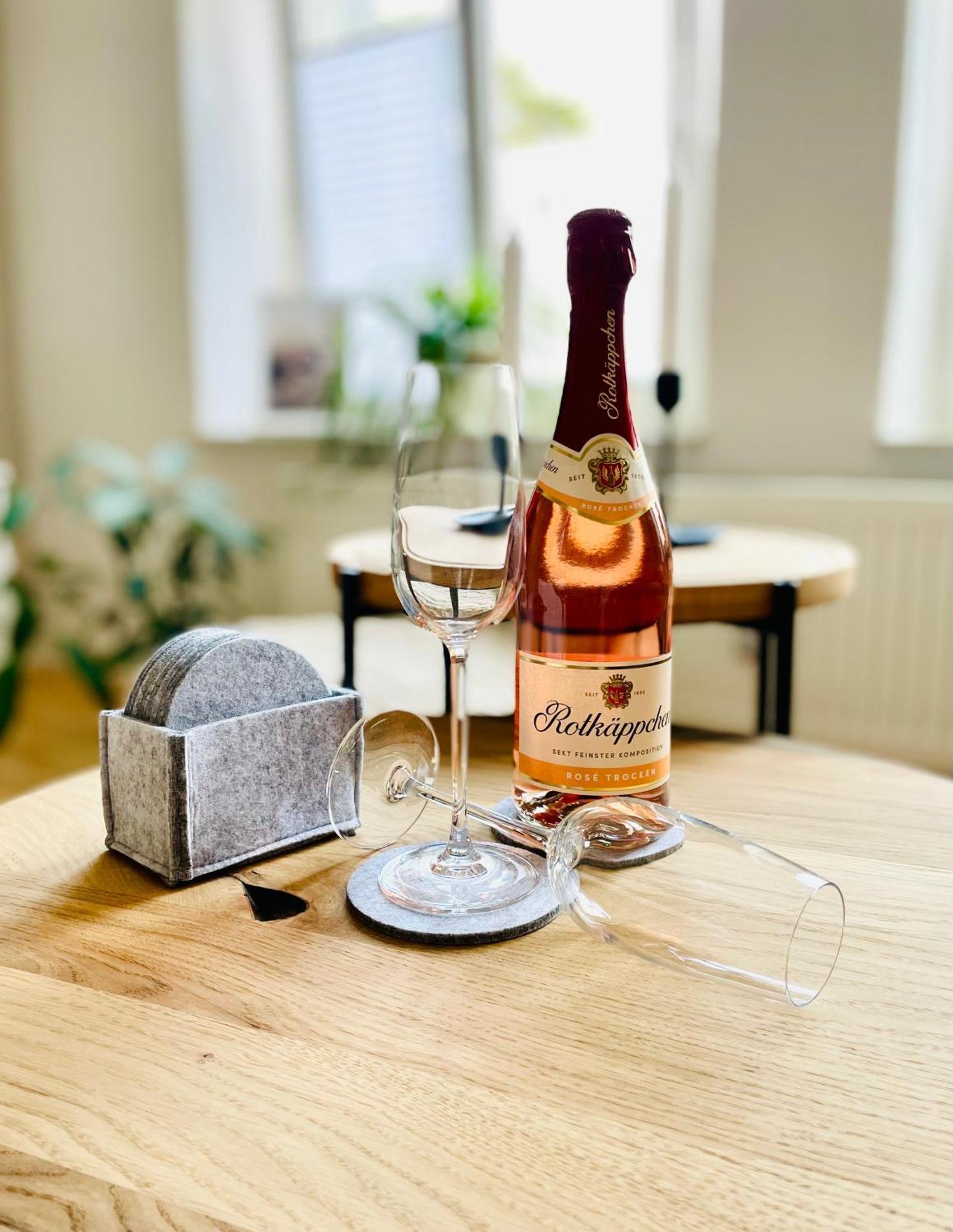 Appartement "Stadtgefluester" Im Zentrum, Inkl Stellplatz, 2 Betten, Babybett, Balkon, Gratis Kaffee Und Tee, Wlan بوتسن المظهر الخارجي الصورة