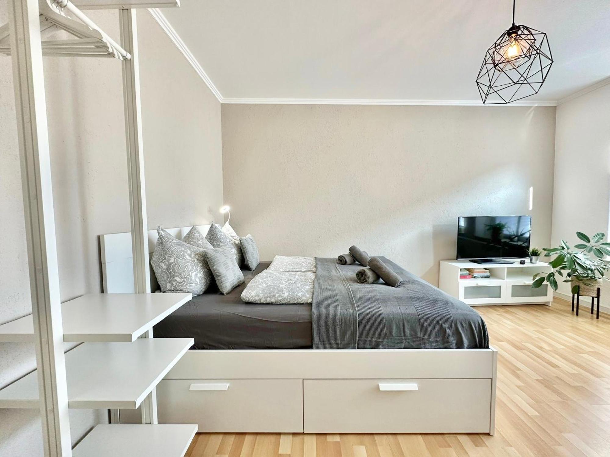 Appartement "Stadtgefluester" Im Zentrum, Inkl Stellplatz, 2 Betten, Babybett, Balkon, Gratis Kaffee Und Tee, Wlan بوتسن المظهر الخارجي الصورة